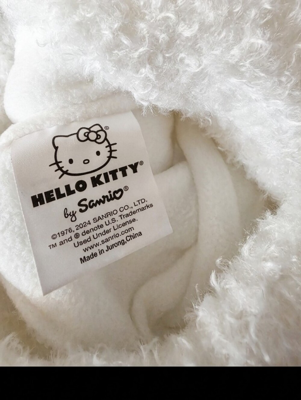 NWT Sanrio Hello Kitty White Fuzzy Plush Beanie Red Bow 3D Ears Kawaii Sz 8.5" W - Picture 4 of 7